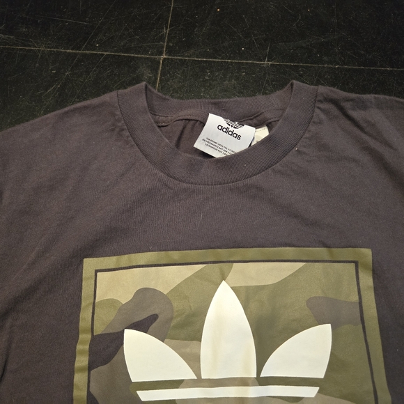 Adidas gray green t shirt in a mens size small new without tags - Picture 3 of 6